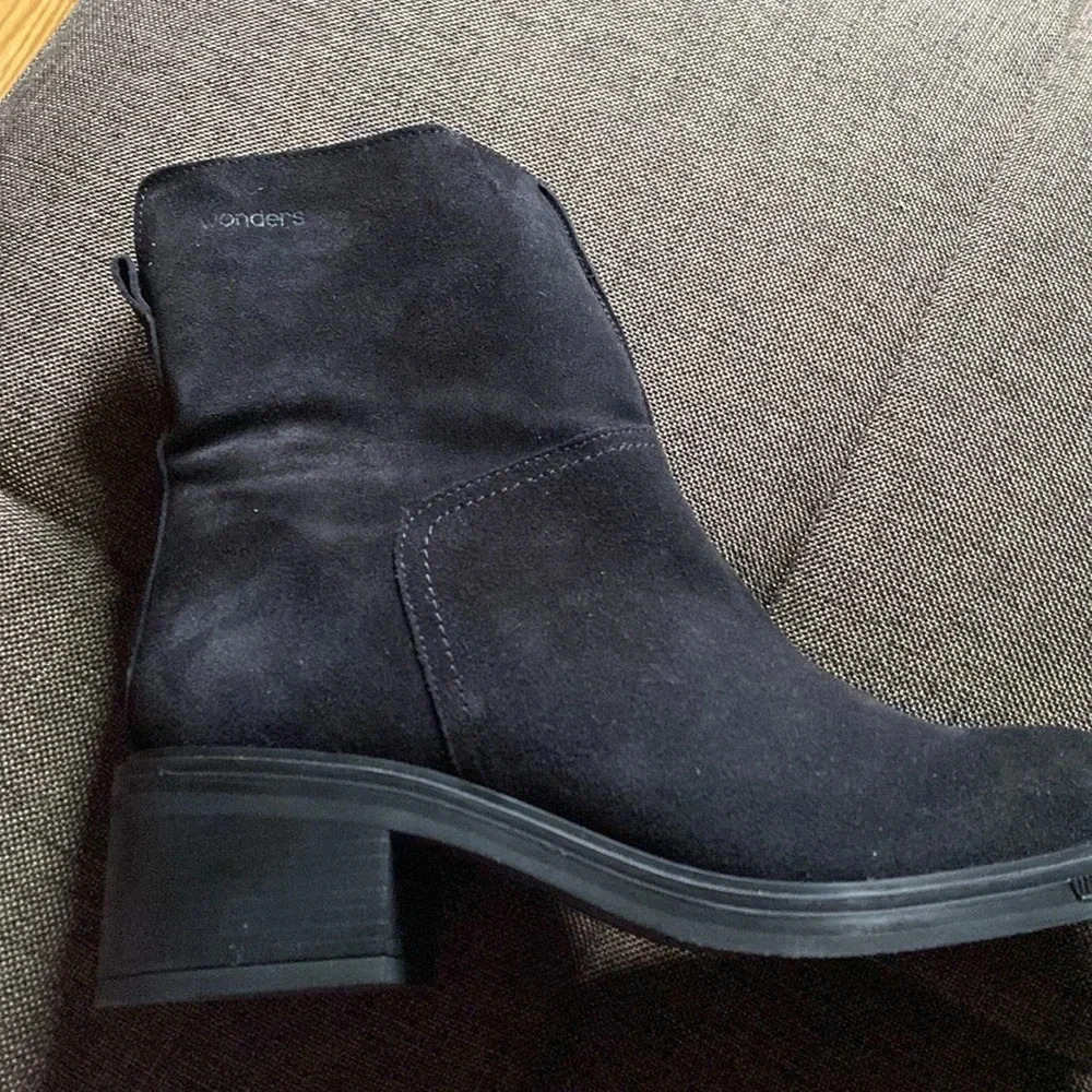 Wonders Women's G-5621-W  black  Waterproof Suede size  39 /8.5​​​ - Picture 2 of 3